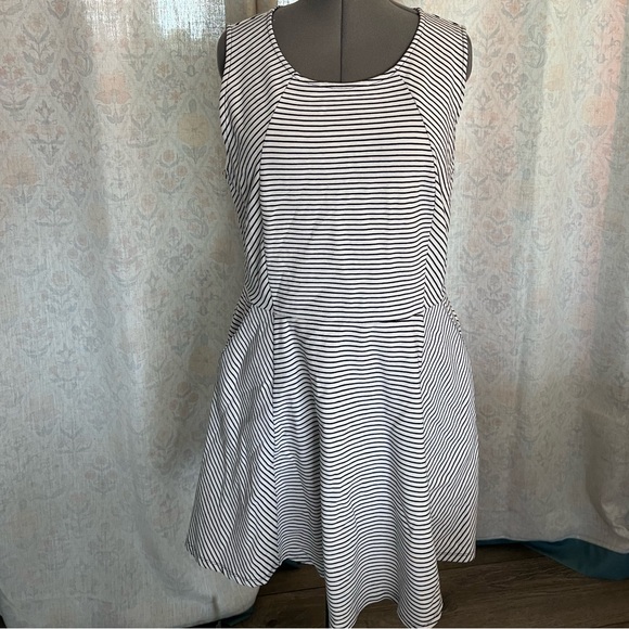 Maison Jules Dresses & Skirts - Maison Jules Black and White Striped Midi Dress